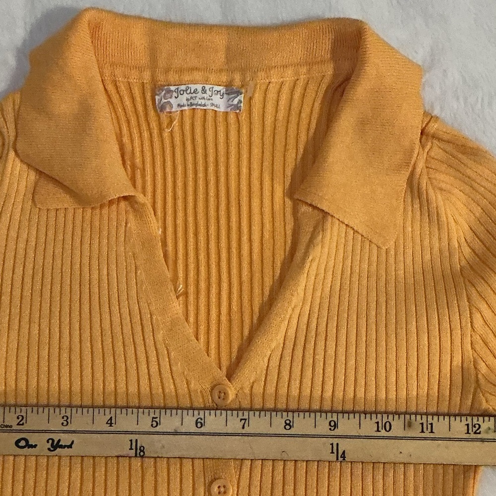 Women's Ribbed Knit Top - Picture 3 of 5